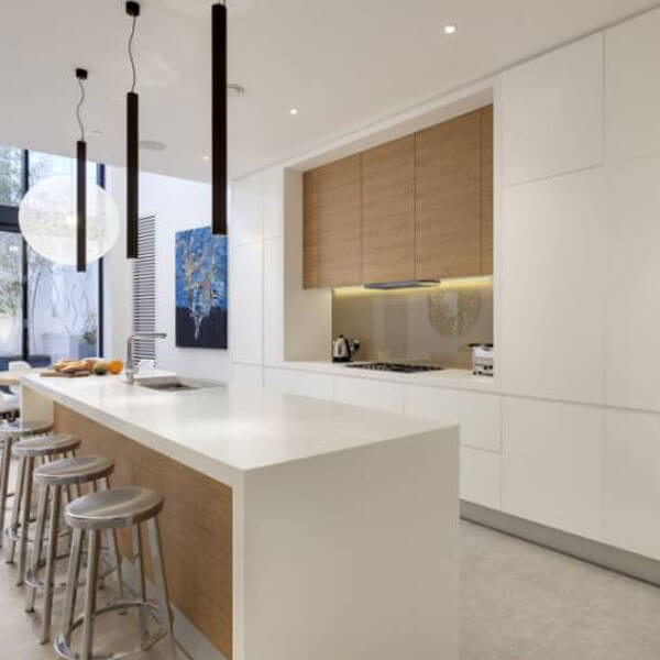 Thi công đá nhân tạo ốp bếp Solid Surface vẻ đẹp sang trọng trong 1 ngôi nhà hẹp