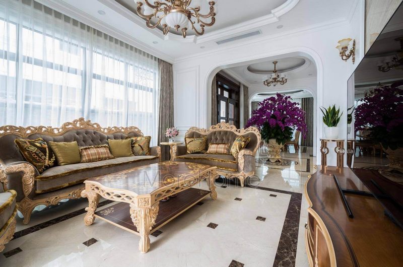 .
Các KTS MoreHome đã đầu tư tâm huyết vào việc tạo ra sản phẩm nội thất phòng khách biệt thự tân cổ điển hoàng gia.