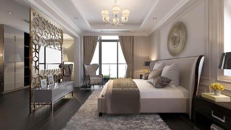 Gia chủ có thể thư giãn và thoải mái sau một ngày làm việc mệt mỏi với phong cách tân cổ điển nhẹ nhàng trong không gian phòng ngủ bố mẹ được trang trí bằng gam màu trắng sữa chủ đạo.