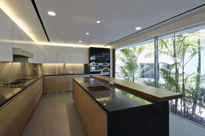 tường bếp nên làm đá gì